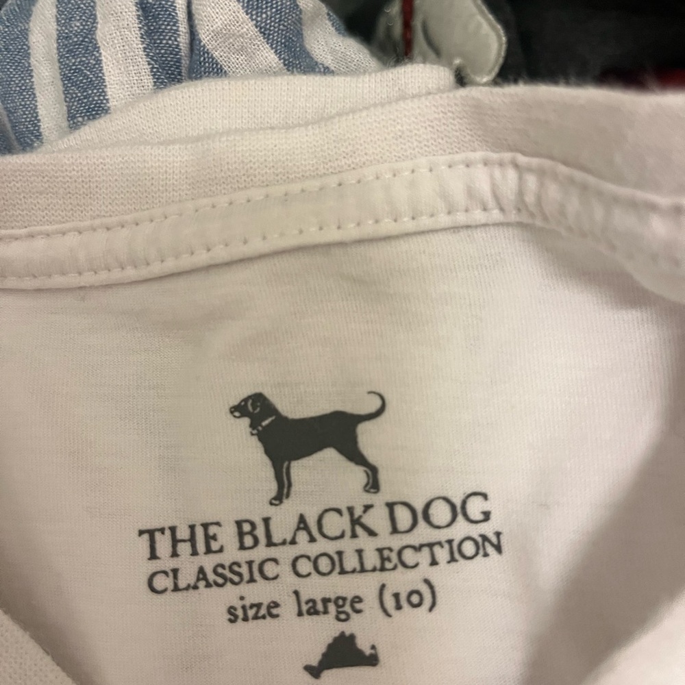 Black Dog Girls Size 10 Christmas lost sleeve top - Picture 3 of 3
